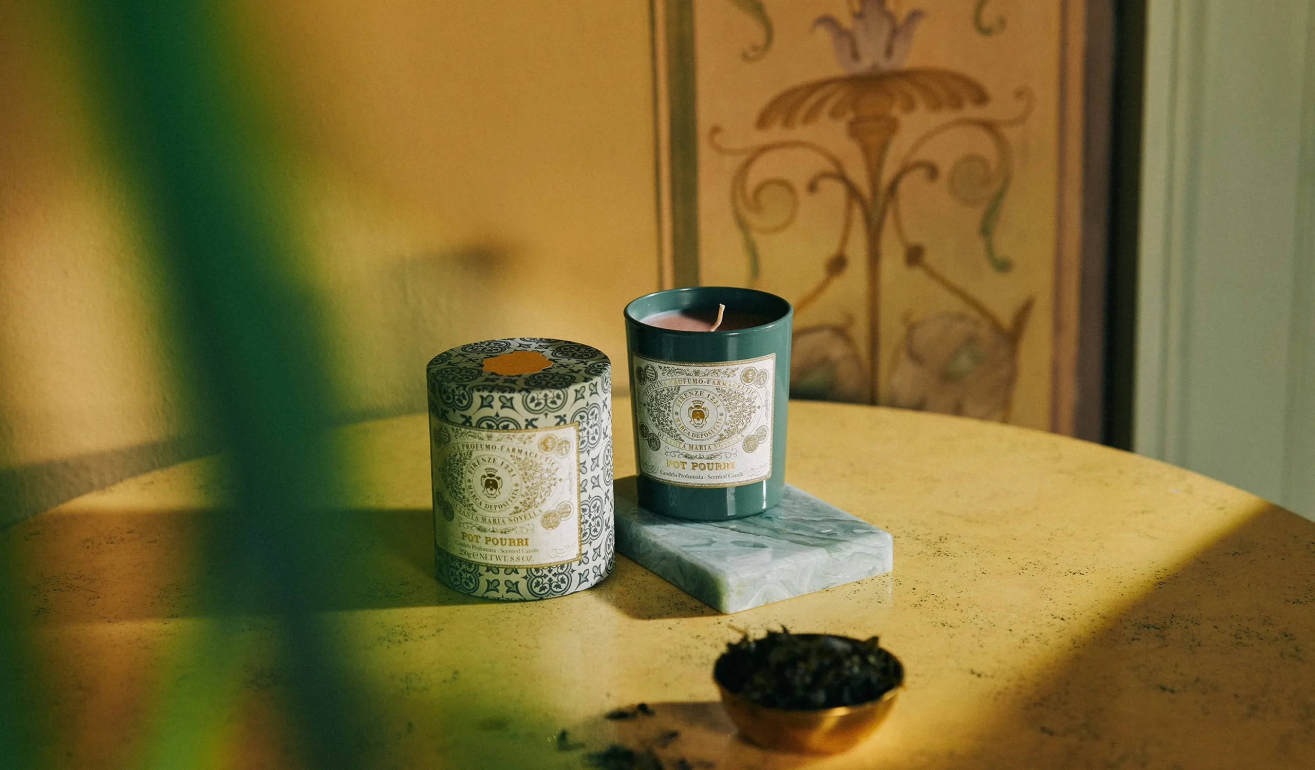 pot_pourri_scented_candle_0.webp Santa Maria Novella Glass Candles | Pot Pourri>Pot Pourri Scented Candle