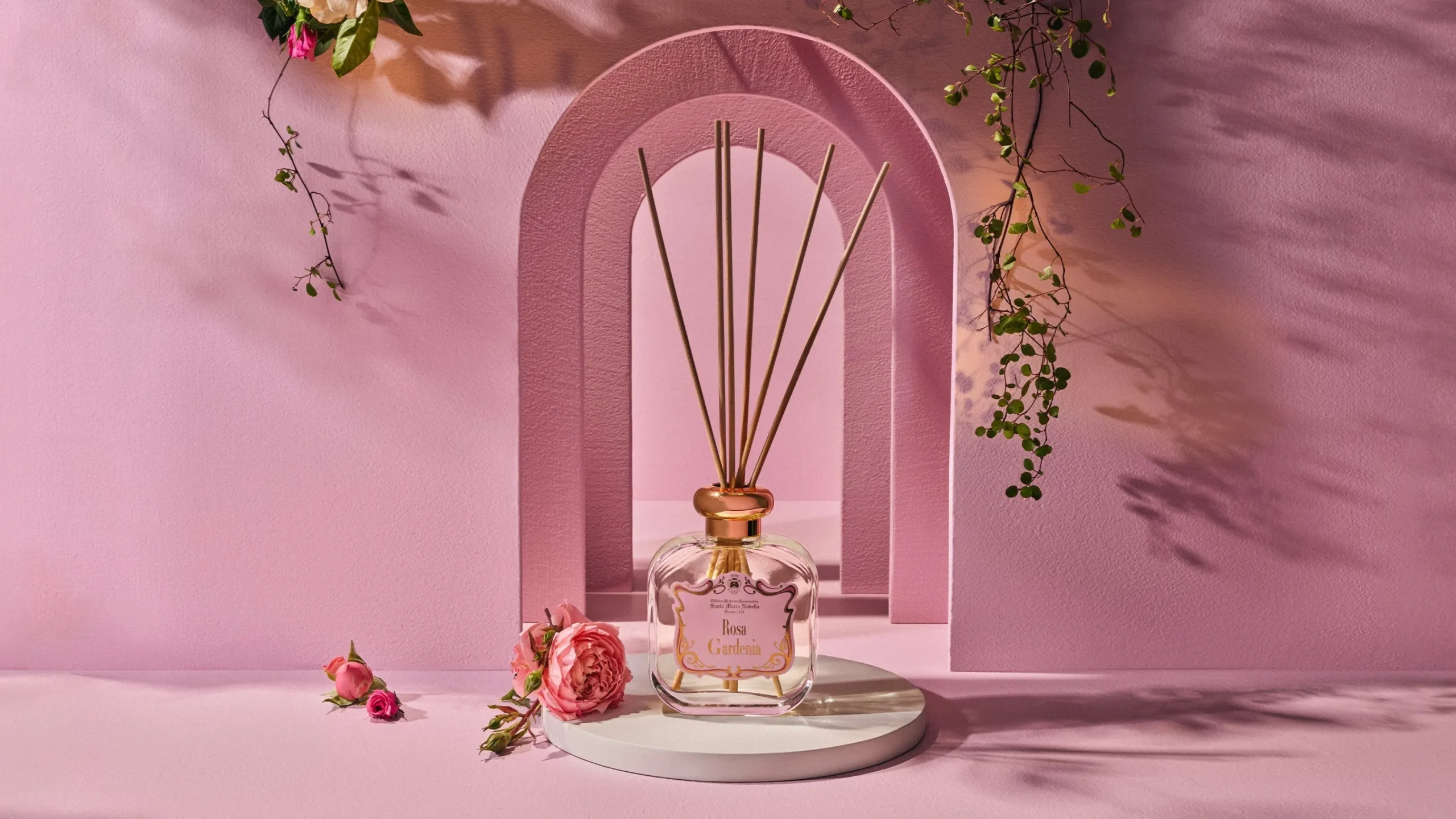 room_fragrance_diffuser_rosa_gardenia_0.webp Santa Maria Novella Diffusers>Room Fragrance Diffuser Rosa Gardenia